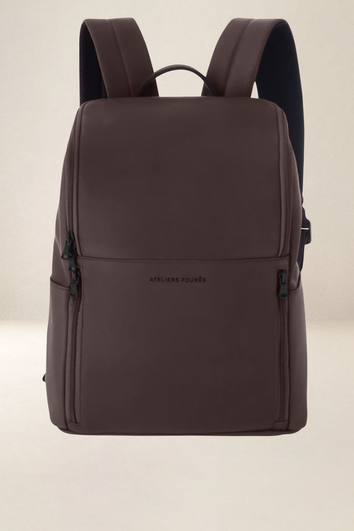 Sac à dos en cuir pleine fleur PARTHÉNON coloris mustang, vue d’ensemble – Ateliers Fourès