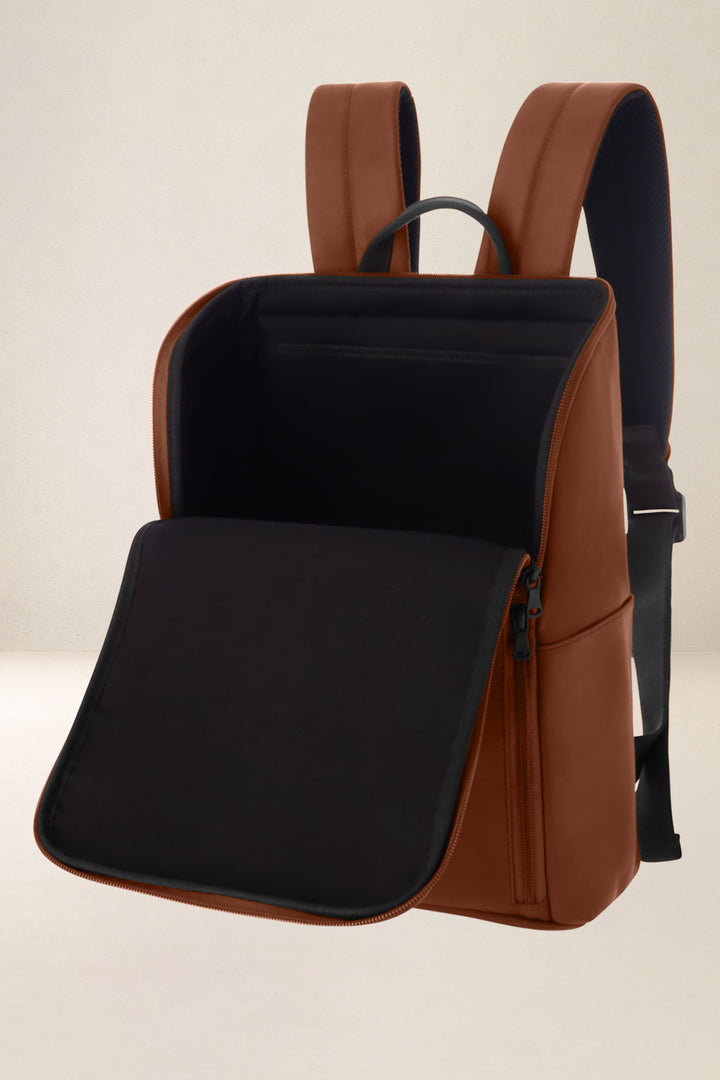 Sac à dos en cuir pleine fleur PARTHÉNON coloris fauve, vue intérieure – Ateliers Fourès