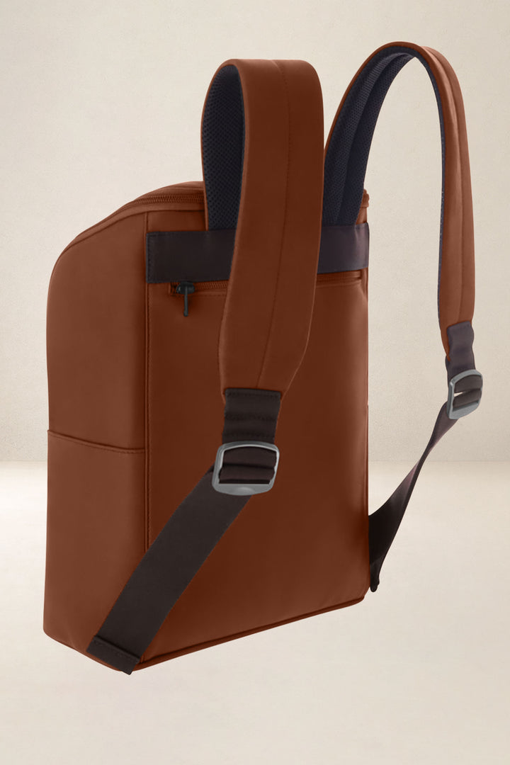 Sac à dos en cuir pleine fleur PARTHÉNON coloris fauve, vue de profil n°2 – Ateliers Fourès