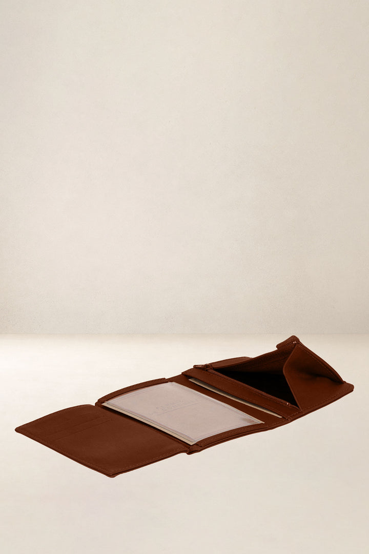 Portefeuille medium en cuir pleine fleur ACHILLE coloris fauve, vue intérieure n°5 – Ateliers Fourès