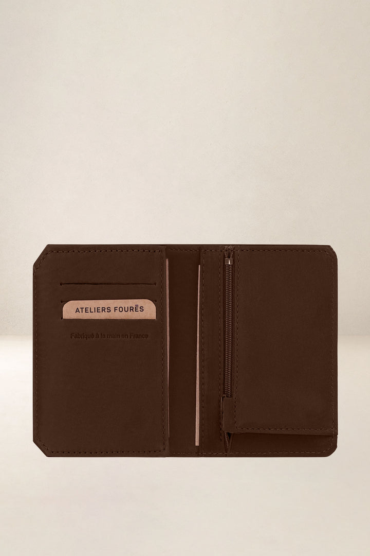 Portefeuille medium en cuir pleine fleur ACHILLE coloris cognac, vue intérieure n°1 – Ateliers Fourès