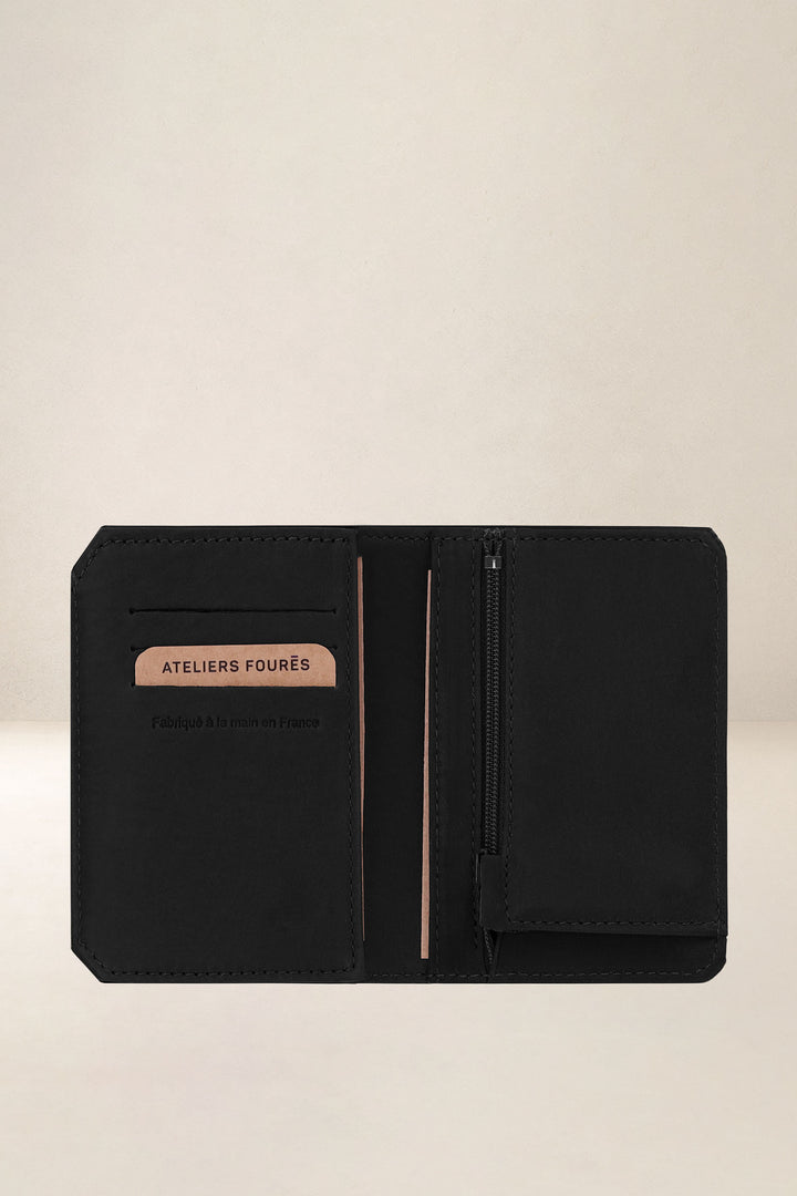 Portefeuille medium en cuir pleine fleur ACHILLE coloris noir, vue intérieure n°1 – Ateliers Fourès