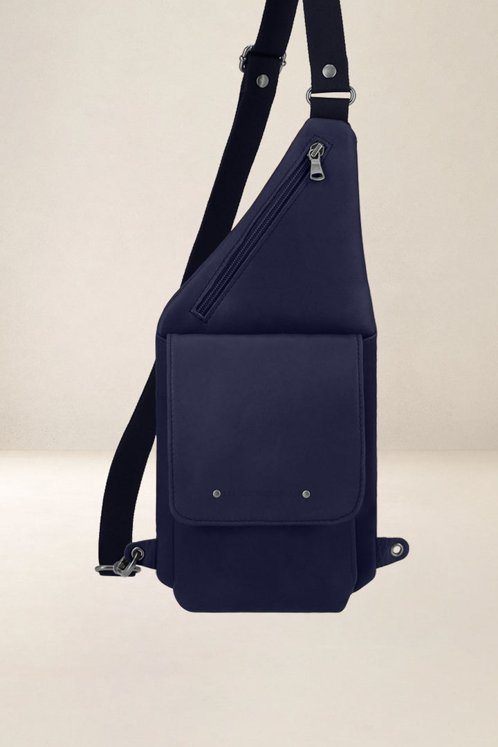 Holster en cuir pleine fleur DIONYSOS coloris marine, vue d’ensemble – Ateliers Fourès