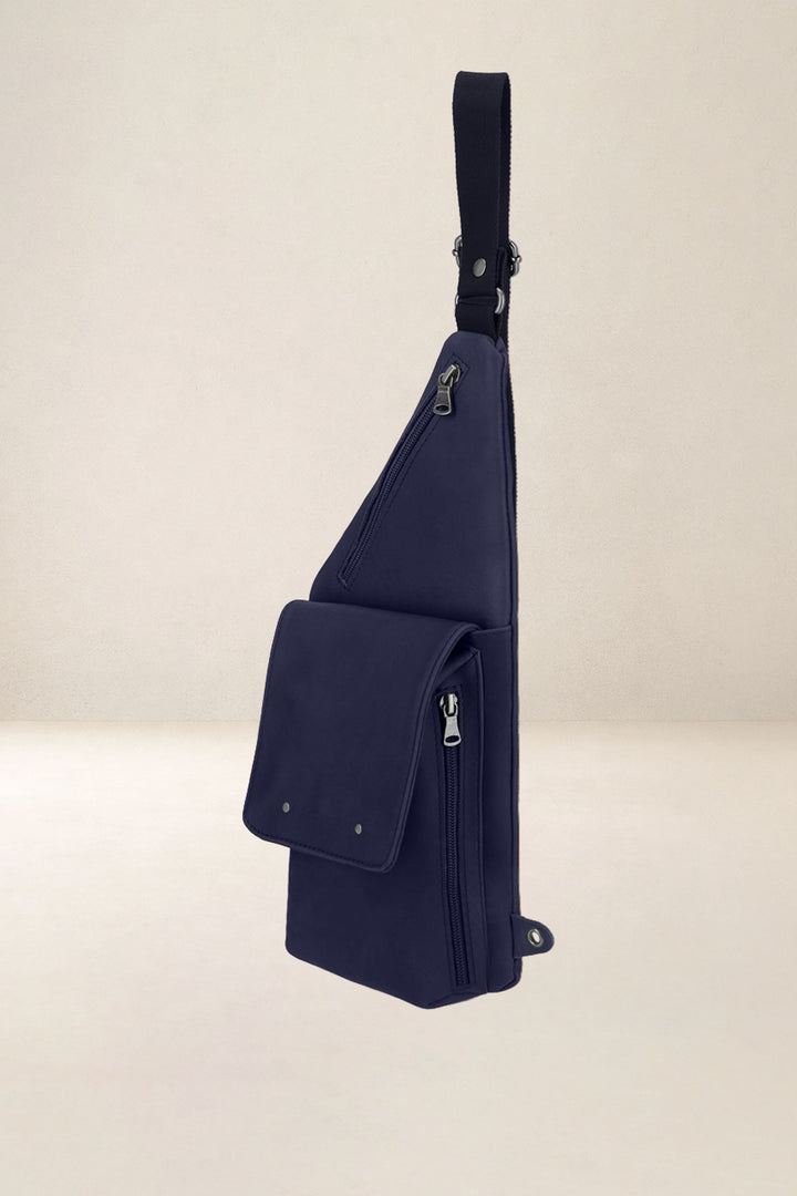 Holster en cuir pleine fleur DIONYSOS coloris marine, vue de profil n°2 – Ateliers Fourès