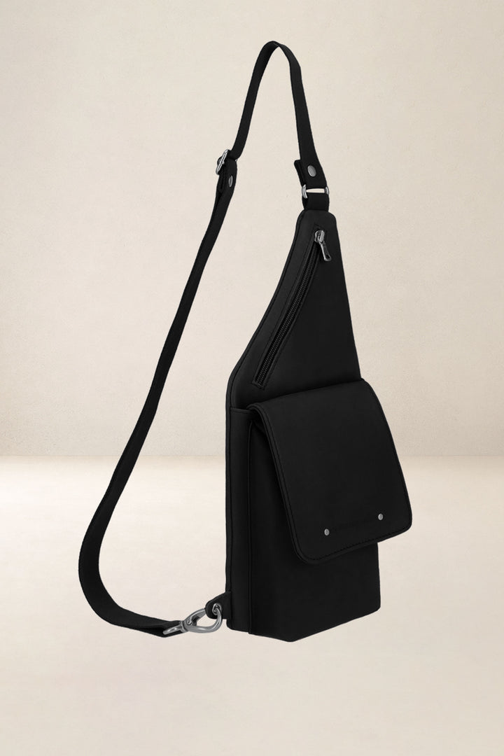 Holster en cuir pleine fleur DIONYSOS coloris noir, vue de profil n°1 – Ateliers Fourès