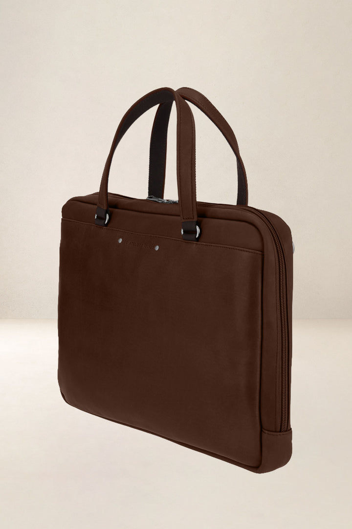 Sac de travail en cuir pleine fleur ITHAQUE coloris cognac, vue de profil – Ateliers Fourès