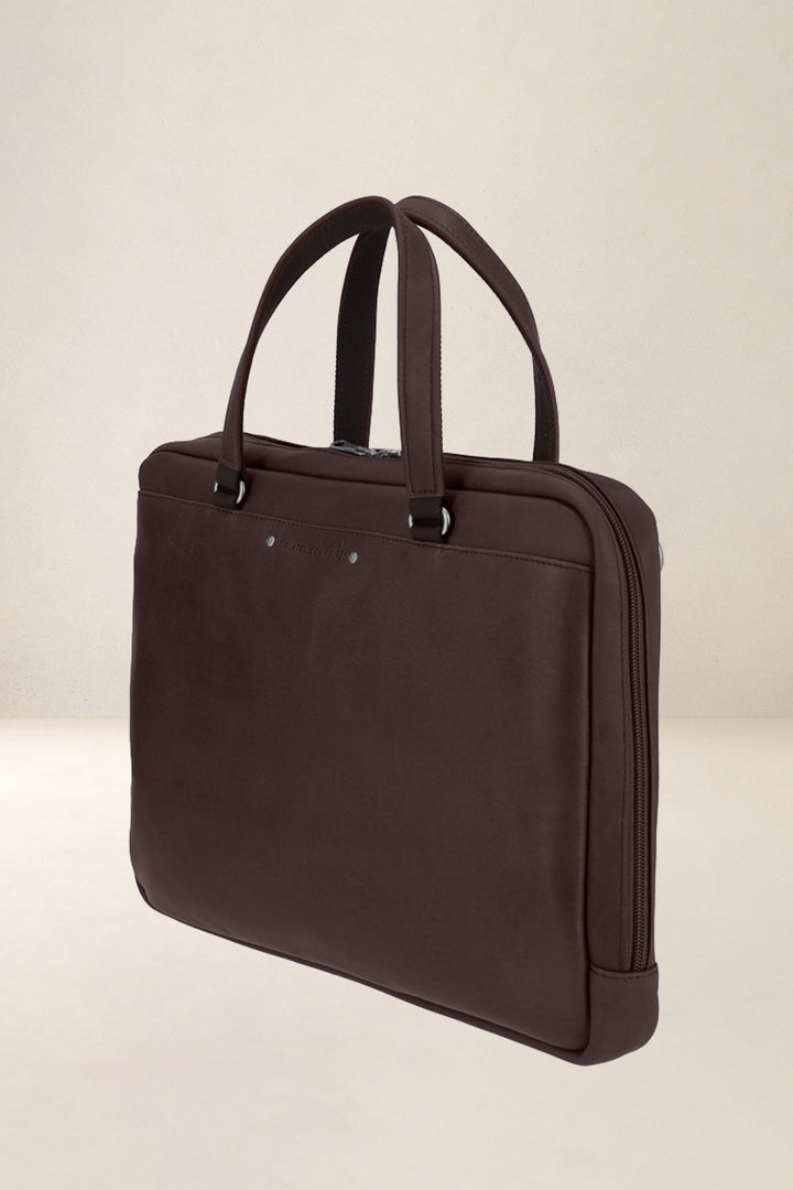 Sac de travail en cuir pleine fleur ITHAQUE coloris mustang, vue de profil – Ateliers Fourès