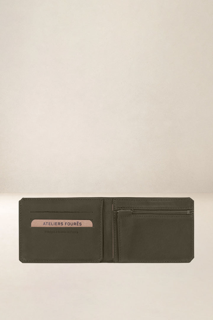Portefeuille medium en cuir pleine fleur ULYSSE coloris bronze, vue intérieure n°1 – Ateliers Fourès