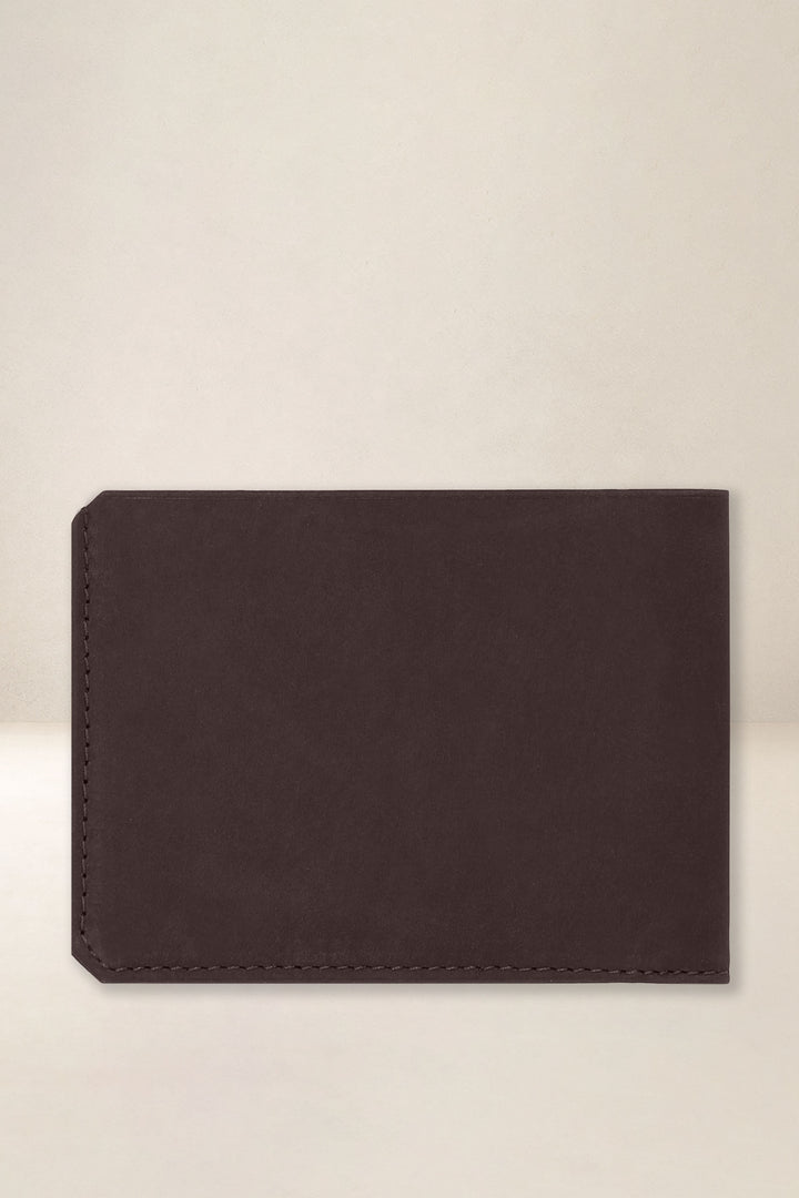 Portefeuille medium en cuir pleine fleur ULYSSE coloris mustang, vue de dos – Ateliers Fourès