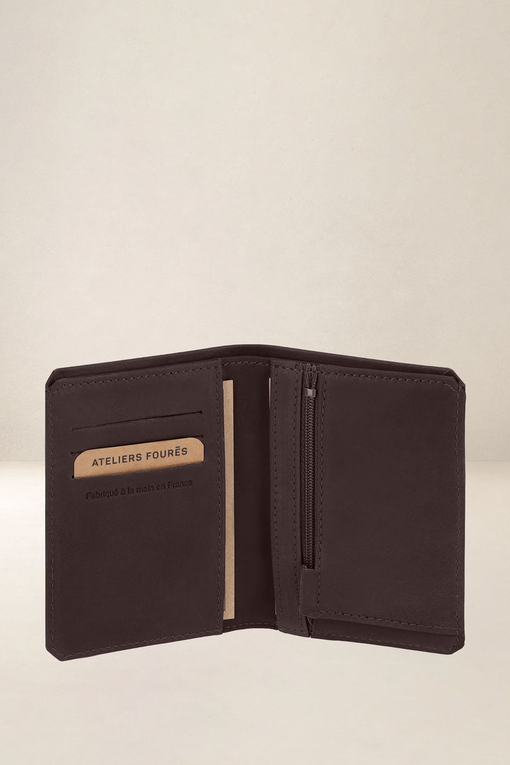 Portefeuille medium en cuir pleine fleur ACHILLE coloris mustang, vue intérieure – Ateliers Fourès
