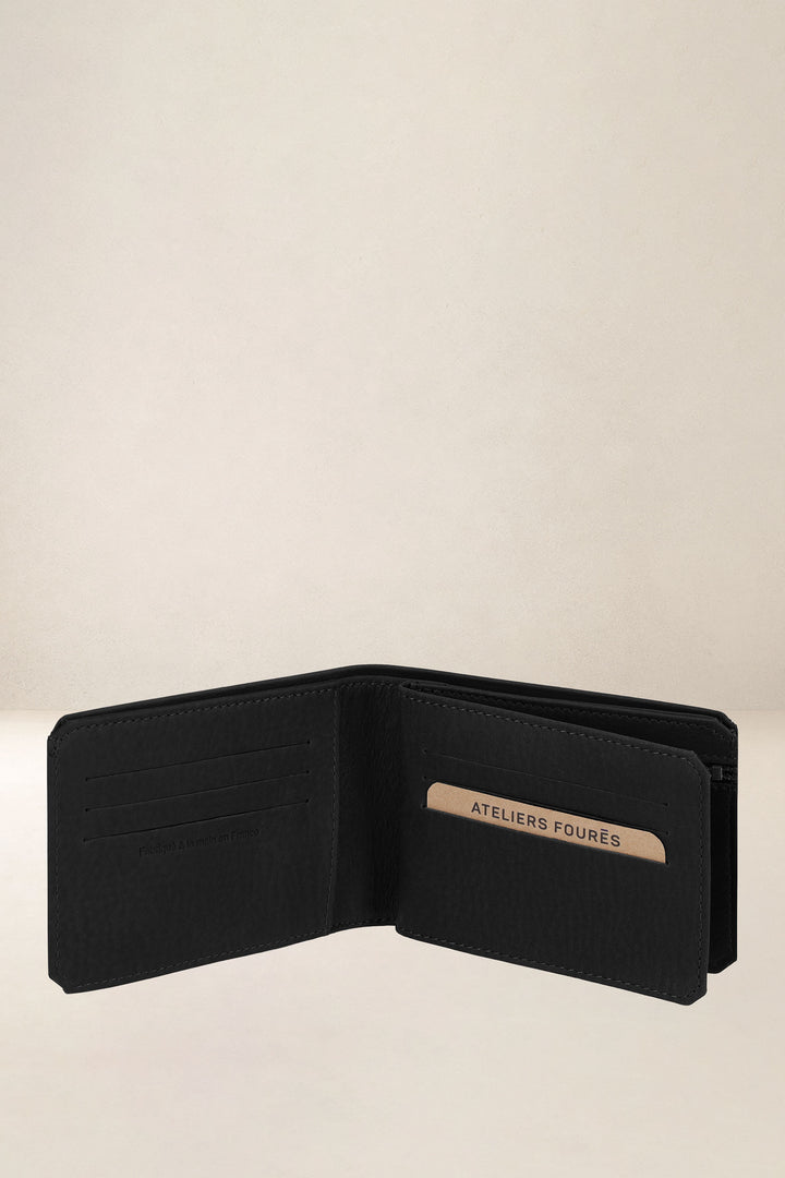 Portefeuille medium en cuir pleine fleur ULYSSE coloris noir, vue intérieure n°1 – Ateliers Fourès