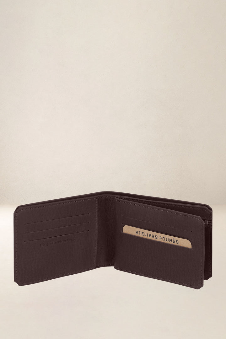 Portefeuille medium en cuir pleine fleur ULYSSE coloris mustang, vue intérieure n°1 – Ateliers Fourès