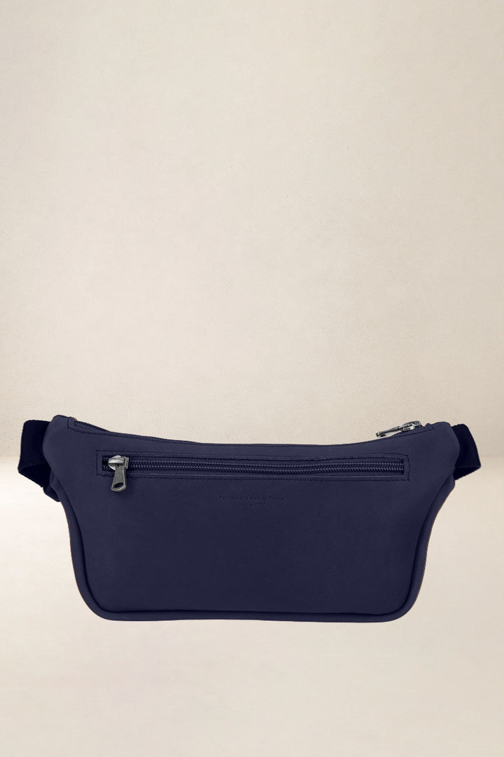 Holster en cuir pleine fleur OURÉA coloris marine, vue de dos – Ateliers Fourès