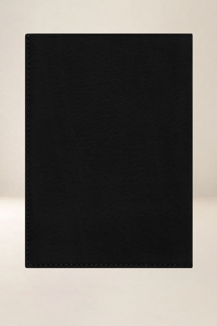 Grand portefeuille en cuir pleine fleur PROMÉTHÉE coloris noir, vue de dos – Ateliers Fourès
