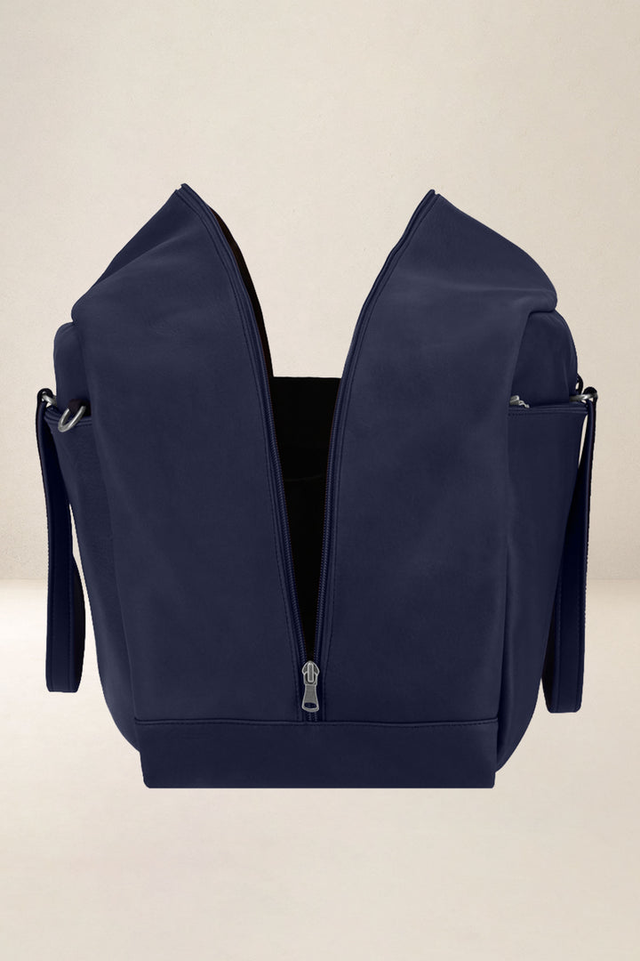 Sac de voyage en cuir pleine fleur ZEUS coloris marine, vue intérieure – Ateliers Fourès