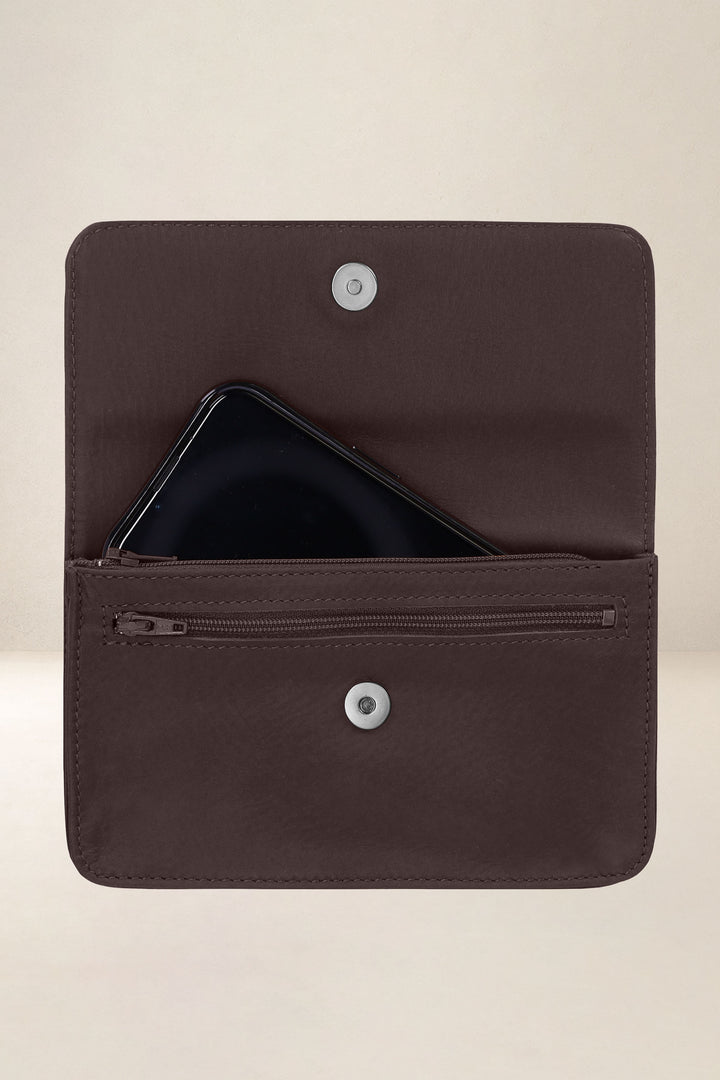 Porte-téléphone en cuir pleine fleur MINOS coloris mustang, vue intérieure n°1 – Ateliers Fourès