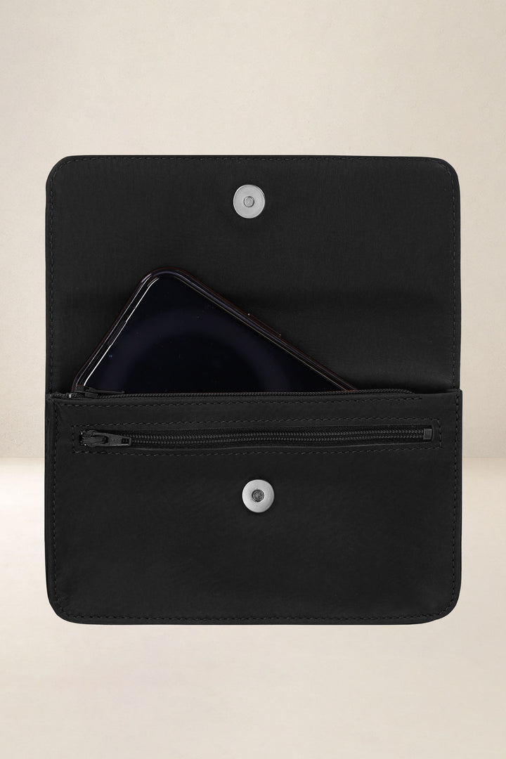 Porte-téléphone en cuir pleine fleur MINOS coloris noir, vue intérieure n°1 – Ateliers Fourès