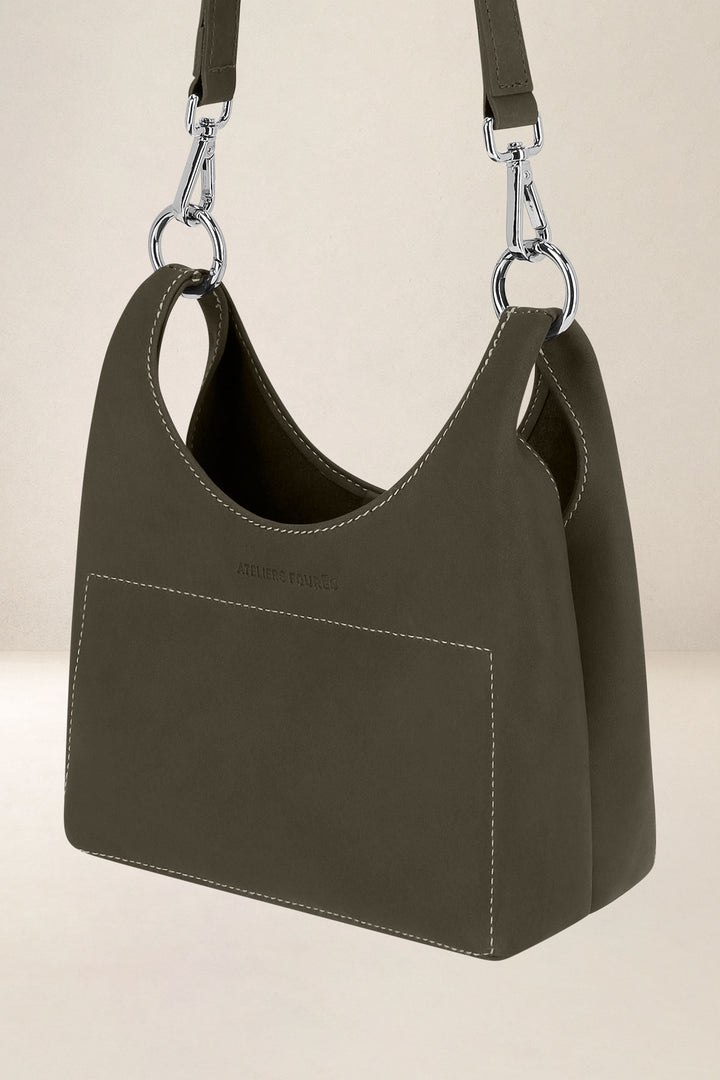 Mini sac en cuir pleine fleur AMAZONE coloris kaki, vue de profil – Ateliers Fourès