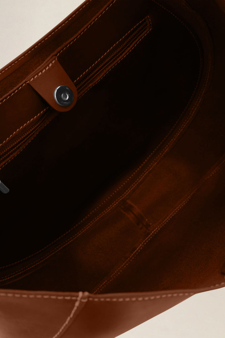 Sac à main en cuir pleine fleur ETNA coloris fauve, vue intérieure – Ateliers Fourès