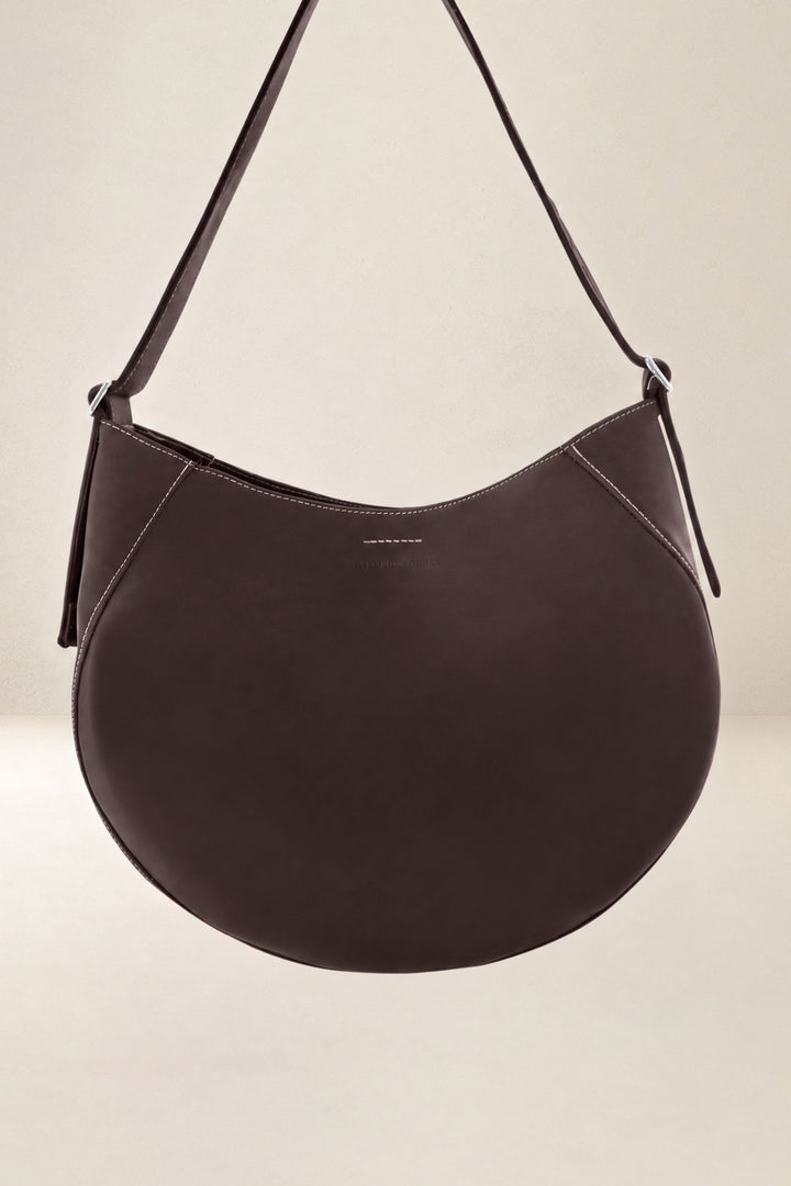 Sac à main en cuir pleine fleur ETNA coloris chocolat, vue d’ensemble – Ateliers Fourès