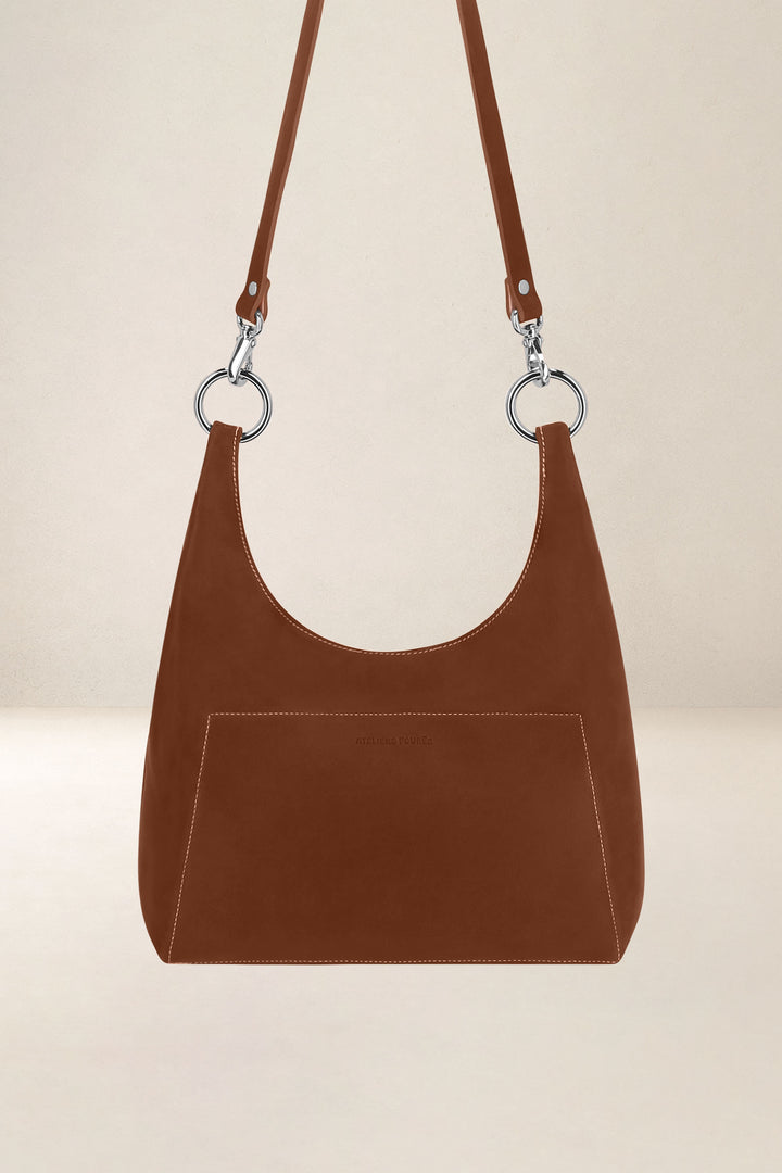 Sac bandoulière en cuir pleine fleur AMAZONE coloris fauve, vue d’ensemble – Ateliers Fourès
