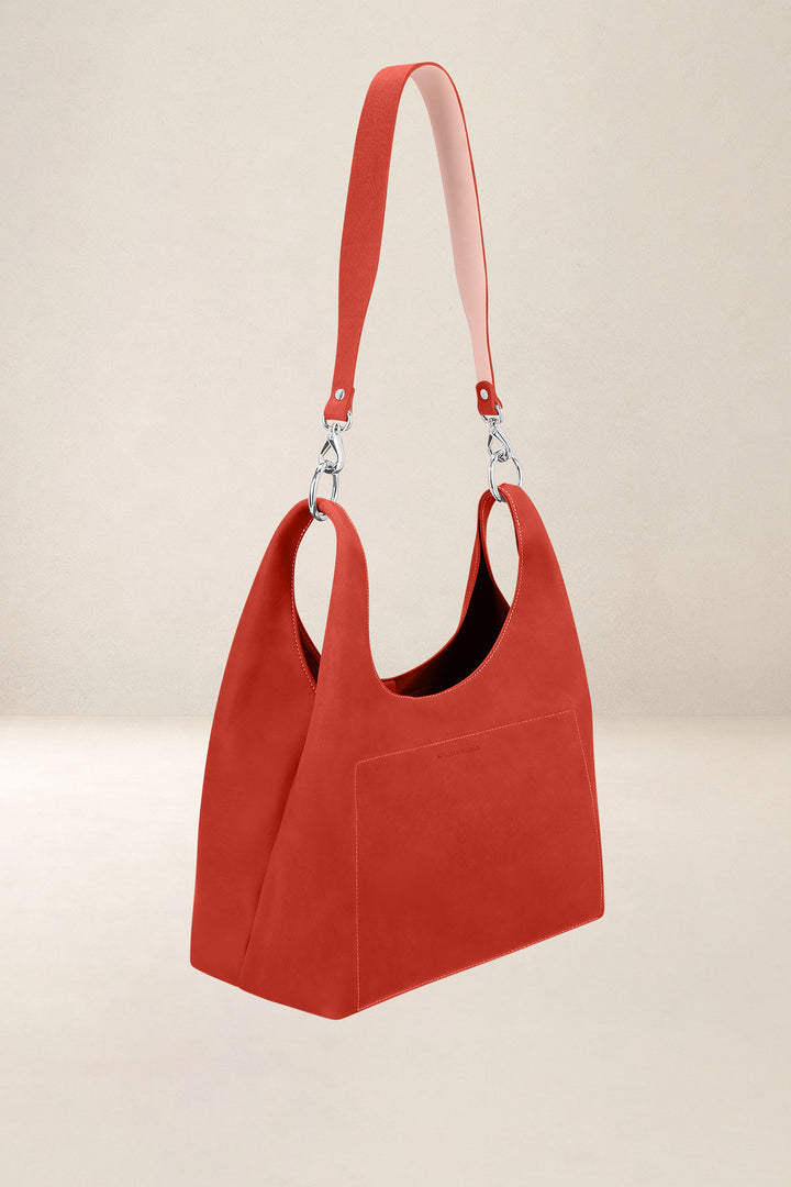Sac bandoulière en cuir pleine fleur AMAZONE coloris orange confit, vue de profil n°1 – Ateliers Fourès