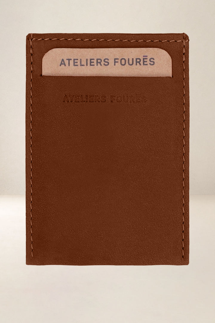 Porte-cartes en cuir pleine fleur MUSES coloris fauve, vue de face – Ateliers Fourès