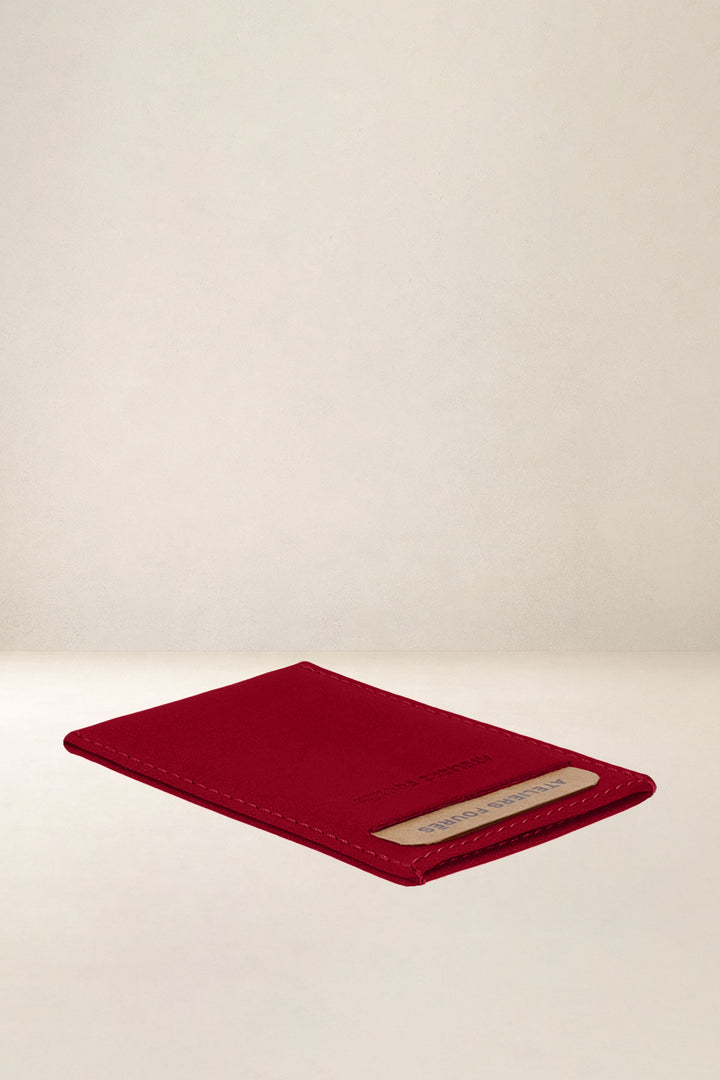 Porte-cartes en cuir pleine fleur MUSES coloris amour, vue de profil – Ateliers Fourès