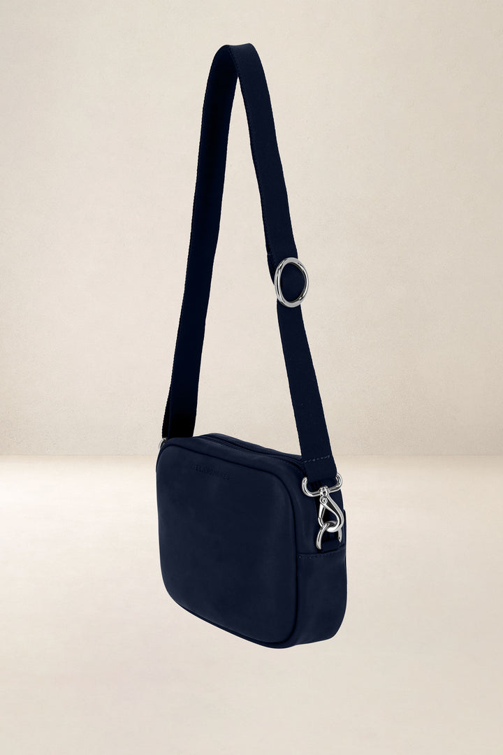 Mini sac en cuir pleine fleur AURA coloris minuit, vue de profil n°1 – Ateliers Fourès