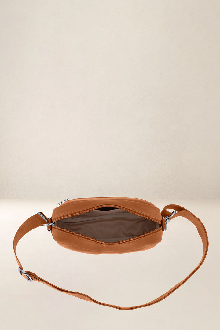 Mini sac en cuir pleine fleur AURA coloris lionne, vue intérieure – Ateliers Fourès