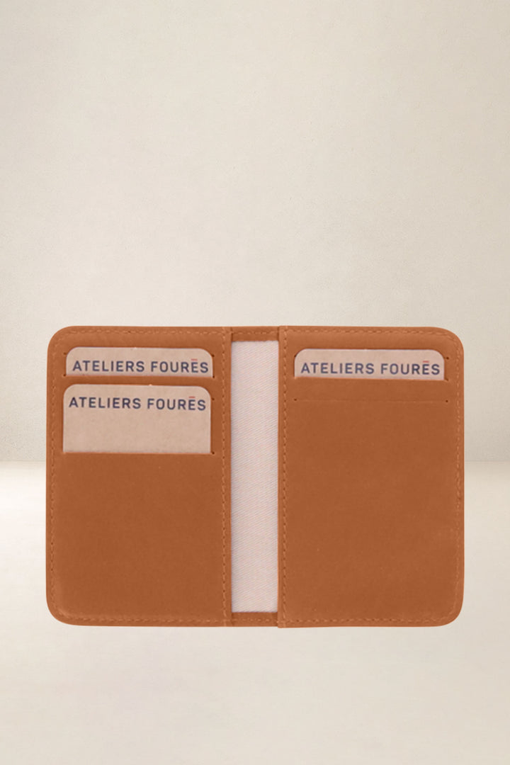 Porte-cartes en cuir pleine fleur ASTRÉE coloris lionne, vue intérieure – Ateliers Fourès