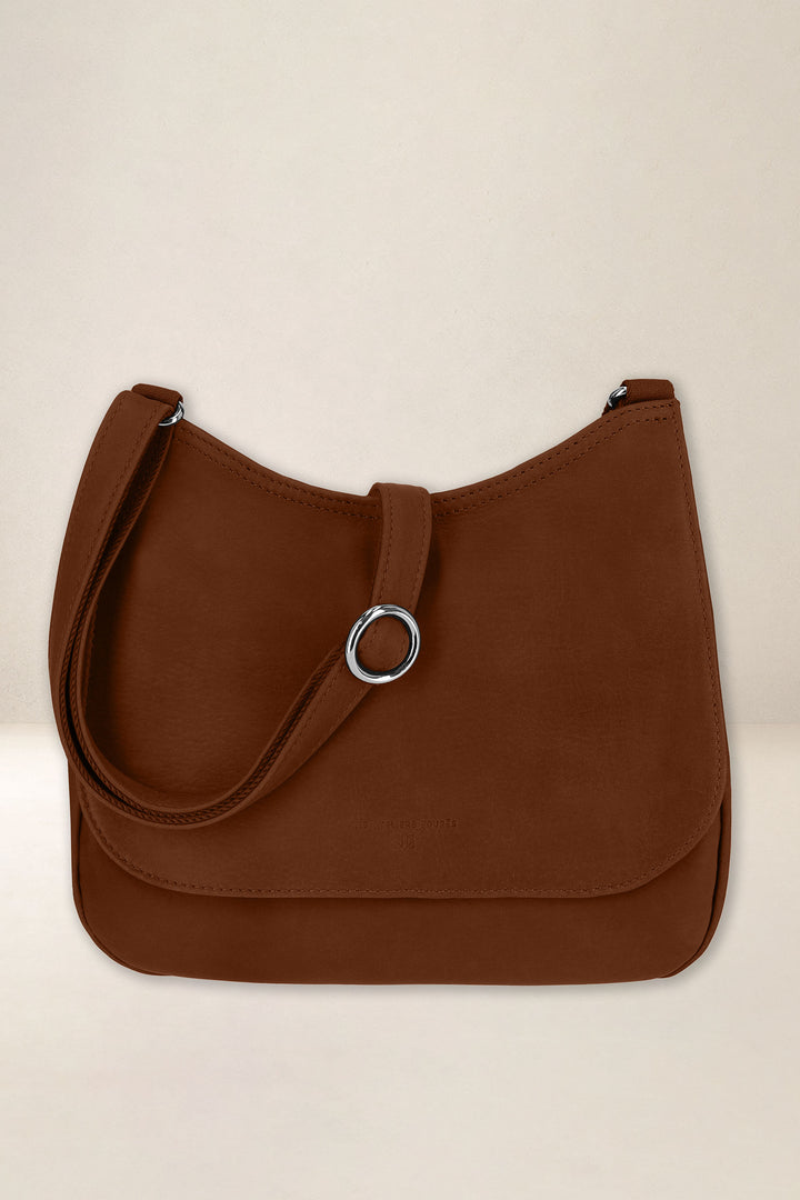 Sac à main en cuir pleine fleur ARTÉMIS coloris fauve, vue de face – Ateliers Fourès