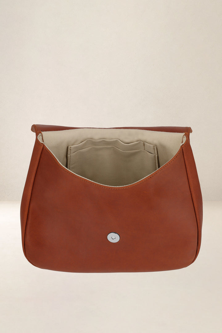 Sac à main en cuir pleine fleur ARTÉMIS coloris fauve, vue intérieure – Ateliers Fourès