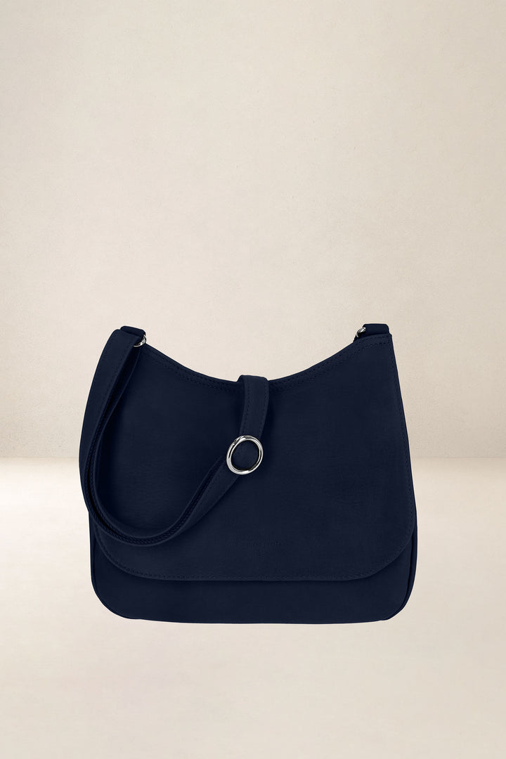 Sac à main en cuir pleine fleur ARTÉMIS coloris minuit, vue d’ensemble – Ateliers Fourès