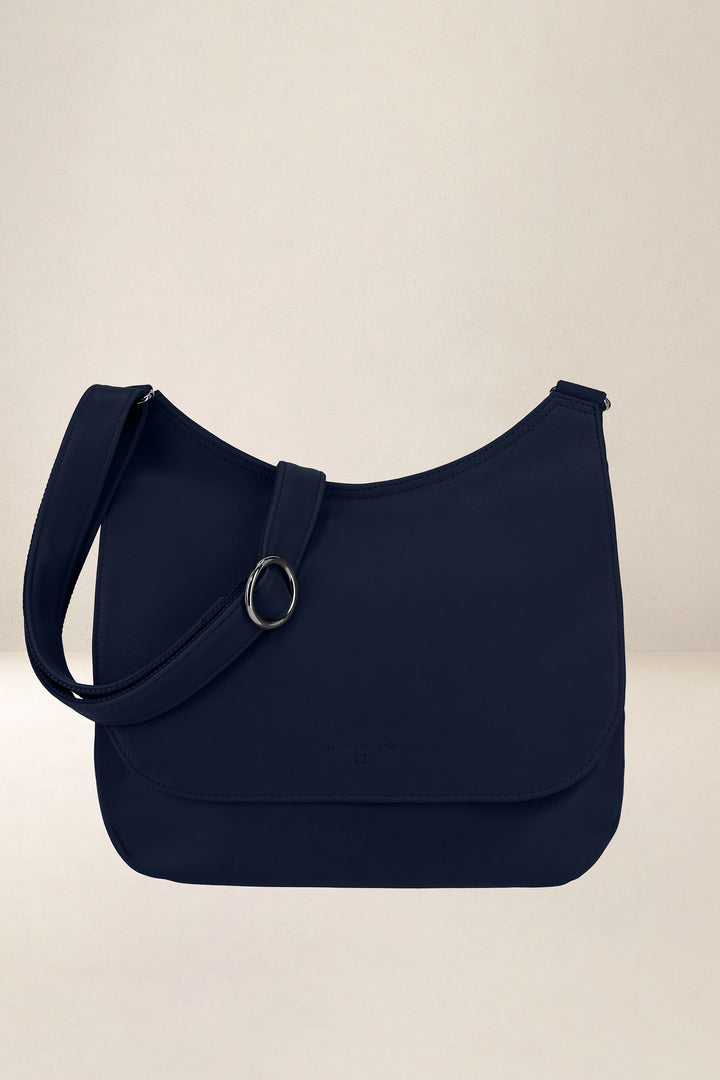 Sac à main en cuir pleine fleur ARTÉMIS coloris minuit, vue d’ensemble – Ateliers Fourès