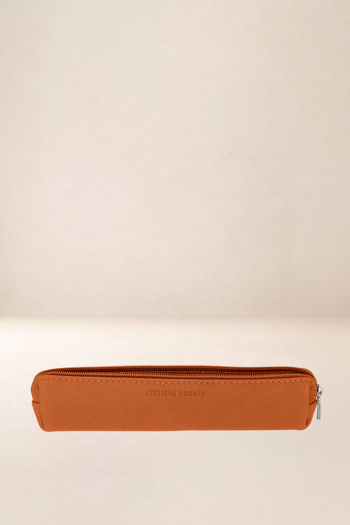 Trousse en cuir pleine fleur DIONÉ coloris lionne, vue intérieure – Ateliers Fourès