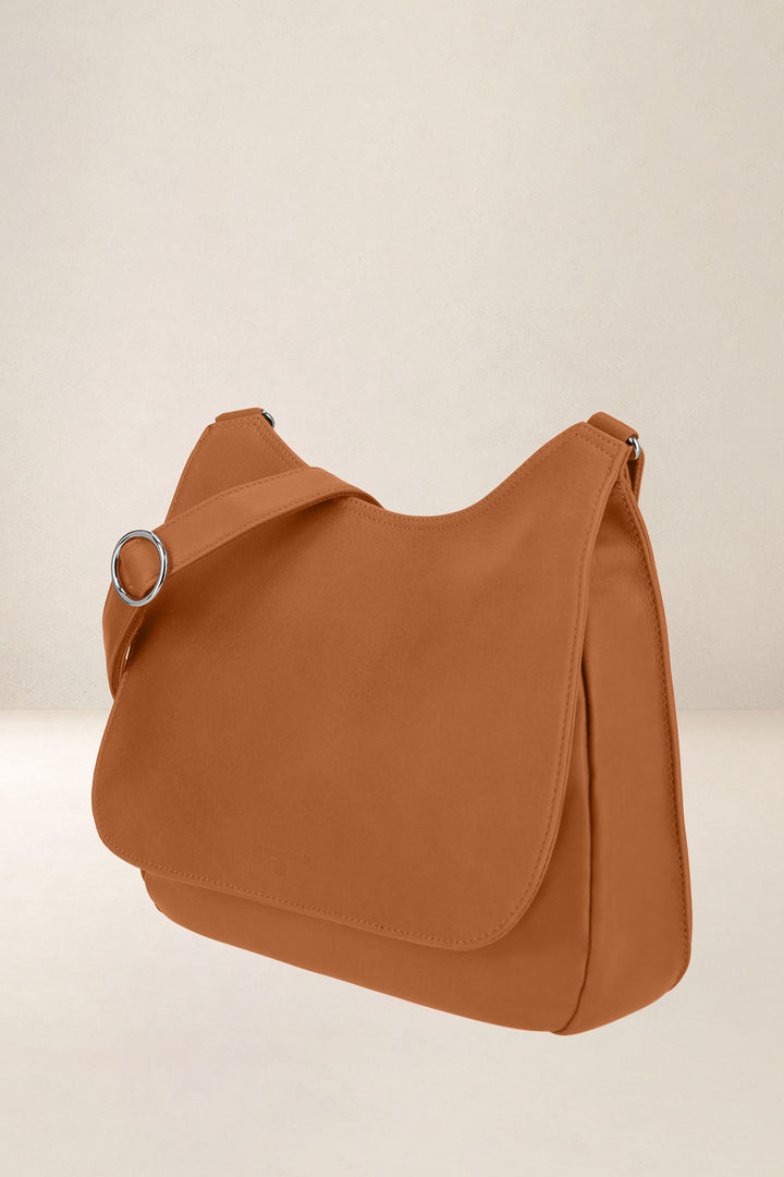 Sac à main en cuir pleine fleur ARTÉMIS coloris lionne, vue de profil – Ateliers Fourès
