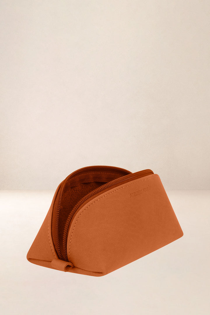 Accessoire en cuir en cuir pleine fleur PHÉBÉ coloris lionne, vue intérieure – Ateliers Fourès