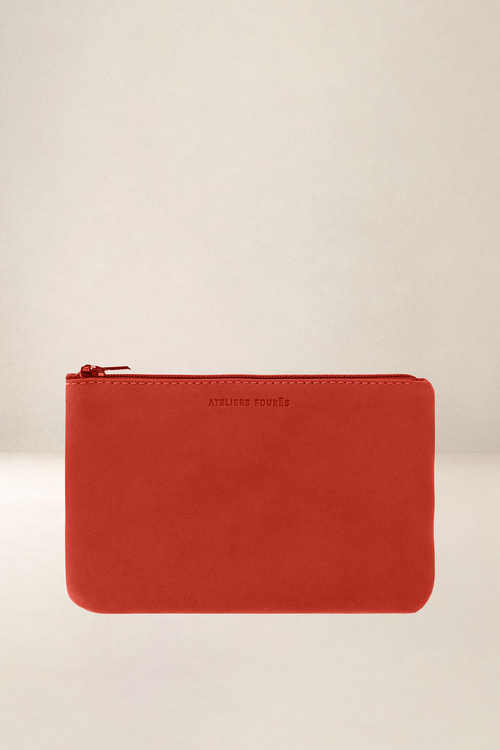 Trousse en cuir pleine fleur CASSIOPÉE coloris orange confit, vue d’ensemble – Ateliers Fourès