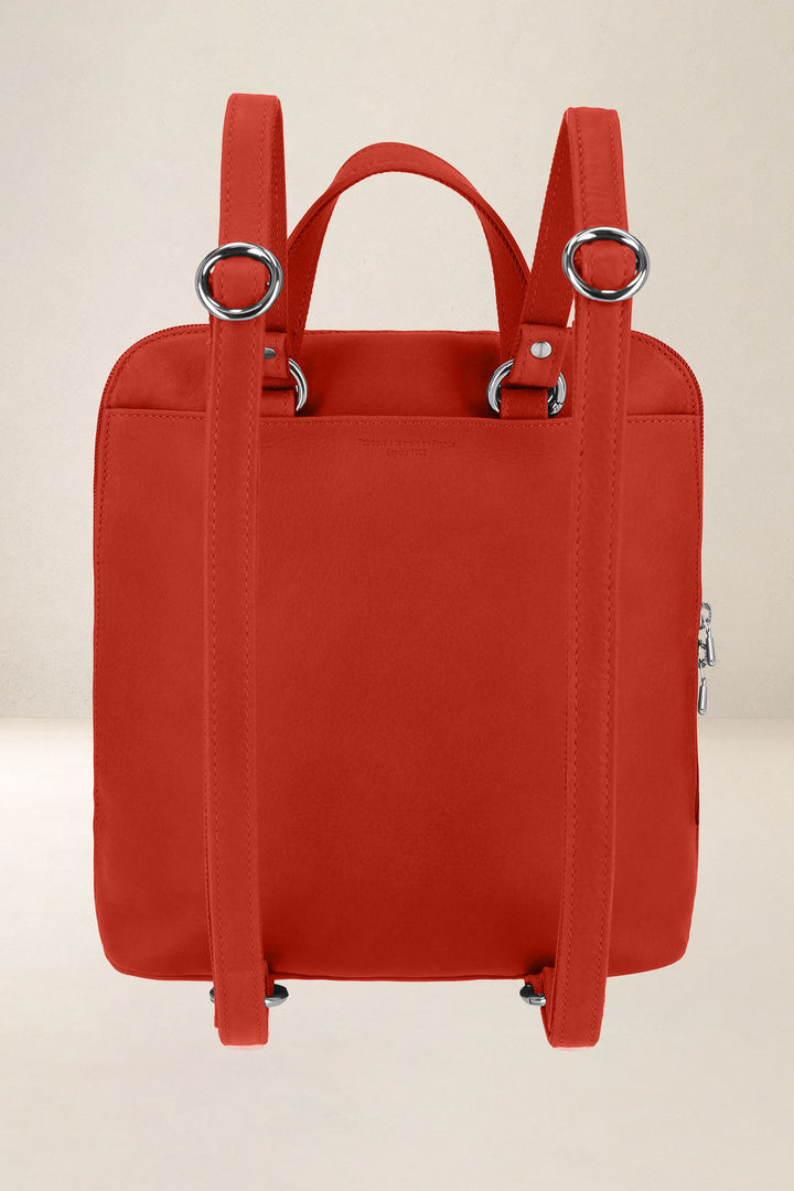 Sac à dos en cuir pleine fleur ANDROMÈDE coloris orange confit, vue de dos – Ateliers Fourès