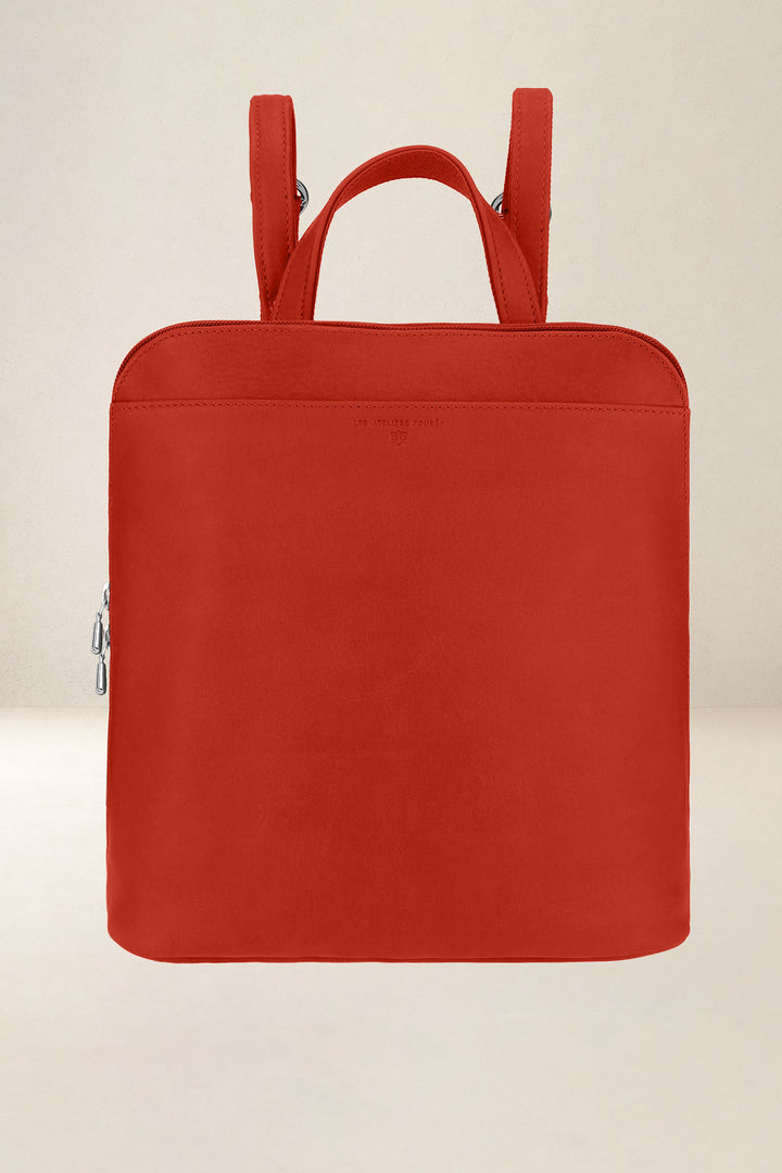 Sac à dos en cuir pleine fleur ANDROMÈDE coloris orange confit, vue de face – Ateliers Fourès