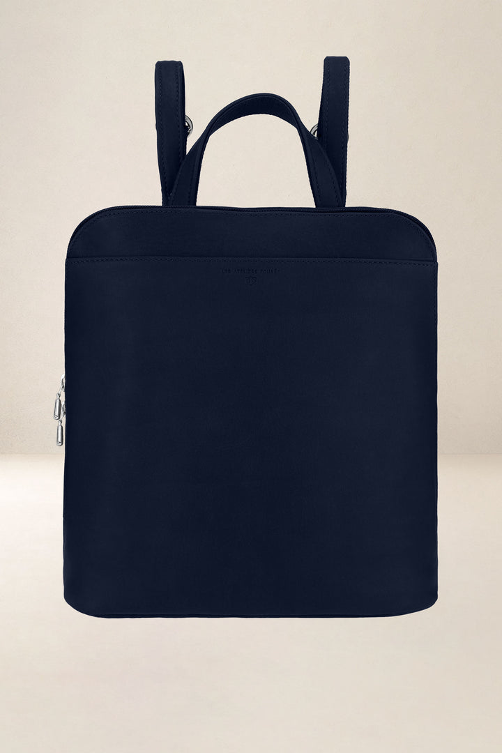 Sac à dos en cuir pleine fleur ANDROMÈDE coloris minuit, vue d’ensemble – Ateliers Fourès