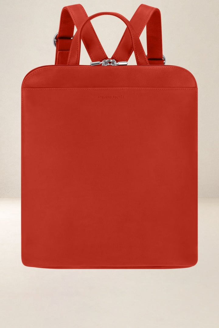 Sac à dos en cuir pleine fleur ANDROMÈDE coloris orange confit, vue d’ensemble – Ateliers Fourès