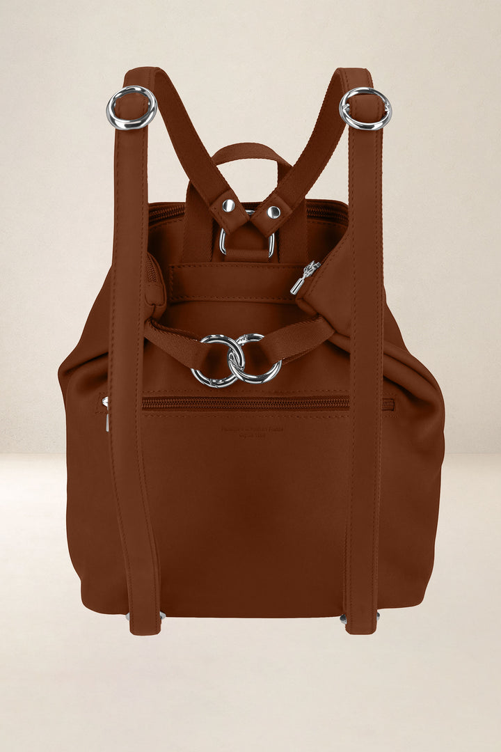 Sac à dos en cuir pleine fleur PSYCHÉ coloris fauve, vue de dos n°1 – Ateliers Fourès