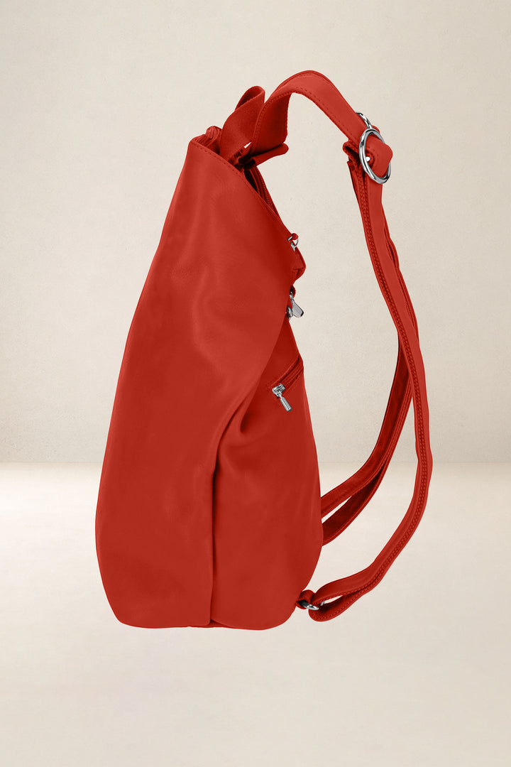 Sac à dos en cuir pleine fleur PSYCHÉ coloris orange confit, vue de profil n°2 – Ateliers Fourès