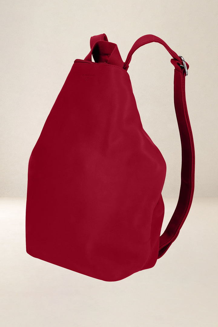 Sac à dos en cuir pleine fleur PSYCHÉ coloris amour, vue de profil n°1 – Ateliers Fourès
