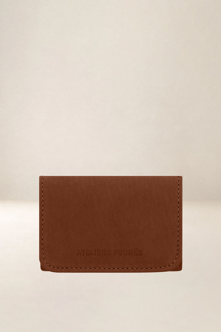 Porte-cartes en cuir pleine fleur CYBELLE coloris fauve, vue d’ensemble – Ateliers Fourès