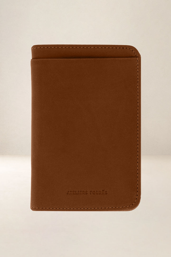 Grand portefeuille en cuir pleine fleur METIS coloris fauve, vue d’ensemble – Ateliers Fourès