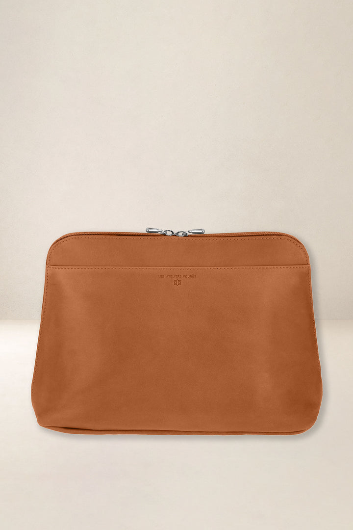 Sac à main en cuir pleine fleur EUROPE coloris lionne, vue de face – Ateliers Fourès