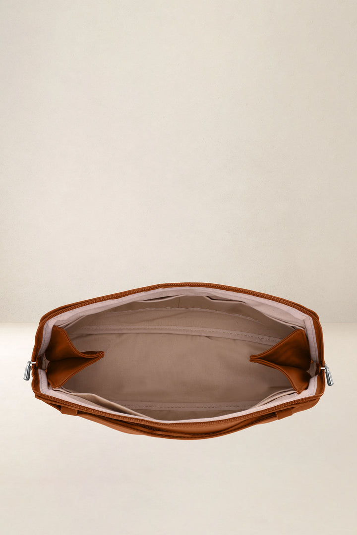 Sac à main en cuir pleine fleur EUROPE coloris lionne, vue intérieure n°2 – Ateliers Fourès